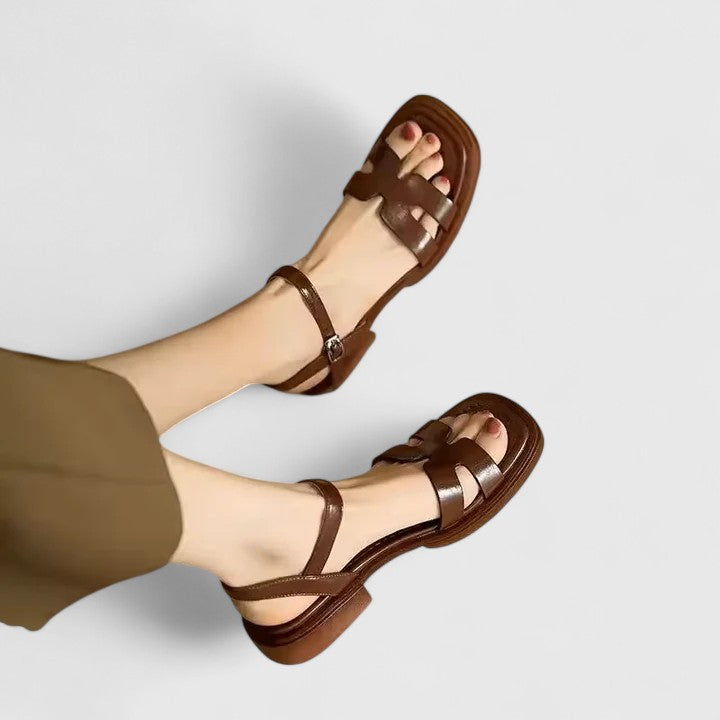 Deliane Sophisticated Flat Sandals