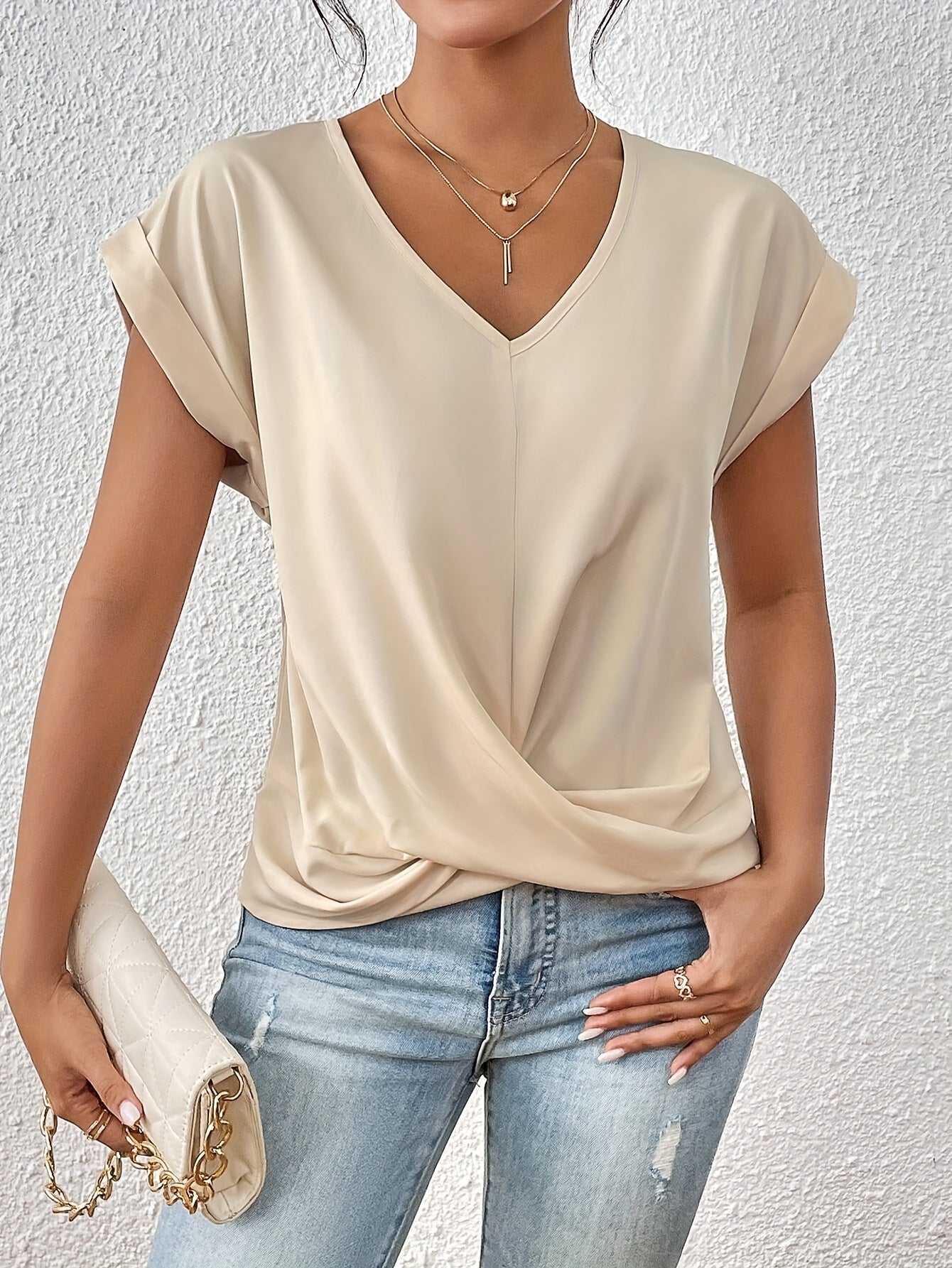 Diane | Casual T-shirt with sweetheart neckline
