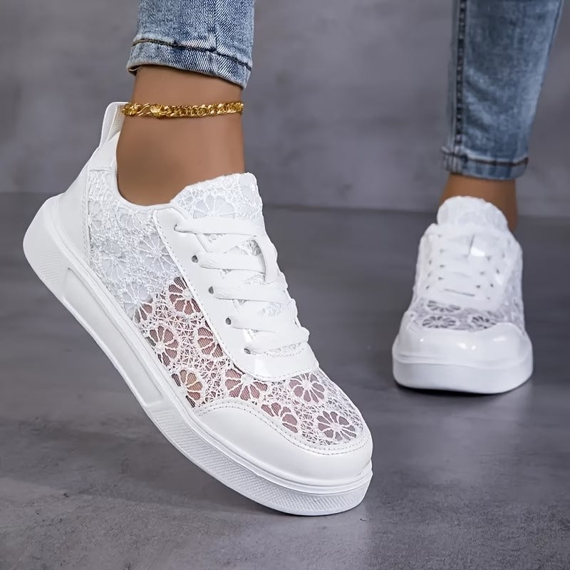 Dentelle Floral Lace Sneakers